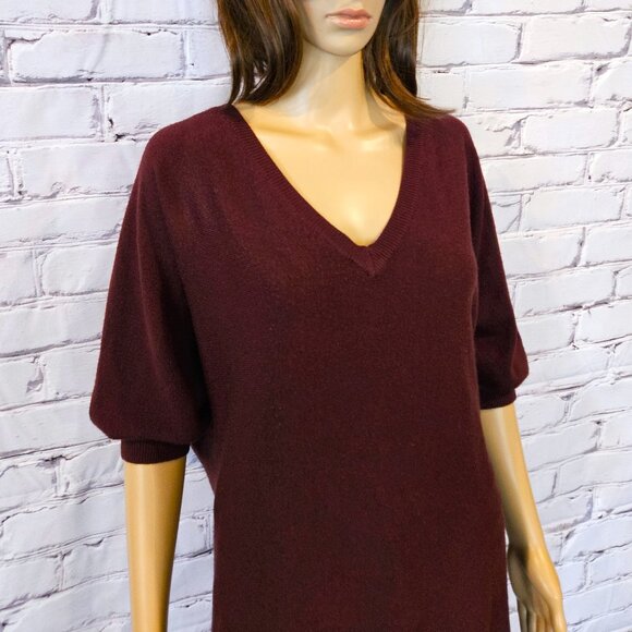 NEW YORK & COMPANY, Burgundy pullover v-neck tunic sweater - Picture 6 of 9